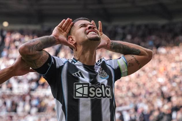 Premier League Newcastle United v Nottingham Forest Bruno Guimaraes of Newcastle Untied celebrates his goal to make it 1-0 during the Premier League match Newcastle United vs Nottingham Forest at St. James s Park, Newcastle, United Kingdom, 5th October 2025 (Photo by Mark Cosgrove News Images) Newcastle St. James s Park Tyne and Wear United Kingdom Copyright: xMarkxCosgrove NewsxImagesx