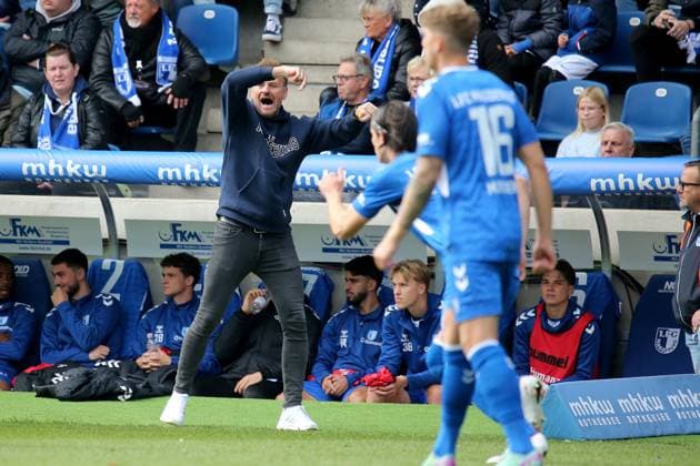05 10 2025, xmohx, Soccer 2 Bundesliga, 1 FC Magdeburg SV Elversberg v l Coach Coach Markus Fiedler 1 FC Magdeburg DFL DFB REGULATIONS PROHIBIT ANY USE OF PHOTOGRAPHS as IMAGE SEQUENCES and or QUASI VIDEO Magdeburg