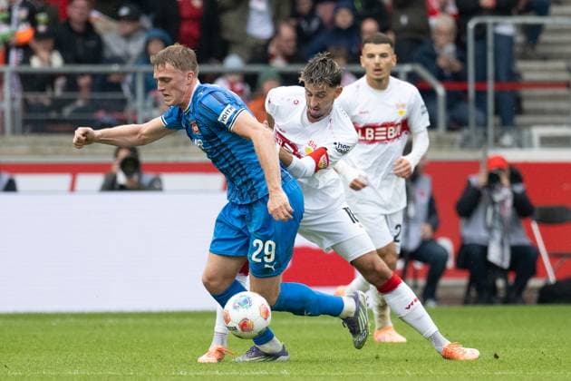 v li Mikkel Kaufmann FC Heidenheim, 29 , Atakan Karazor VfB Stuttgart, 16 GER, VfB Stuttgart vs 1 FC Heidenheim, Football, Men, 1 Bundesliga, Matchday 6, Season 2025 2026, 05 10 2025, DFL DFB REGULATES PROHIBIT ANY USE OF PHOTOGRAPHS AS IMAGE SEQUENCES AND OR QUASI VIDEO, GER, VfB Stuttgart vs 1 FC Heidenheim, Football, Men, 1 Bundesliga, Matchday 6, Season 2025 2026, 05 10 2025 Stuttgart Copyright: xEibner-Pressefoto WolfgangxFrankx EP_WFK