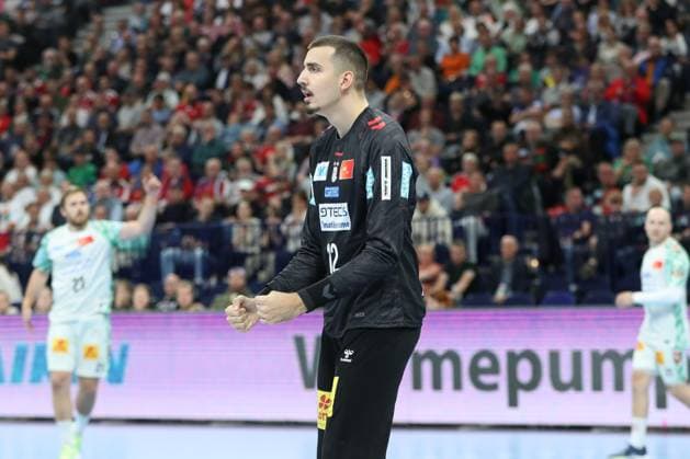 05 10 2025, xgox, Handball Daikin HBL, Handball Sport Verein Hamburg SC Magdeburg emspor, v l Matej Mandic Magdeburg, 12 cheers over held ball, defended, held, Torhueter Hamburg