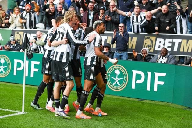 Newcastle United FC v Nottingham Forest FC, Premier League Bruno Guimaraes Of Newcastle United scores a GOAL 1-0 and celebrates during the Newcastle United FC v Nottingham Forest FC English Premier League match at St.James Park, Newcastle, England, United Kingdom on 5 October 2025 Credit: Lee Keuneke Every Second Media Editorial use only. All images are copyright Every Second Media Limited. No images may be reproduced without prior permission. All rights reserved. Premier League and Football League images are subject to licensing agreements with Football DataCo Limited. see https: www.football-dataco.com Copyright: xIMAGO EveryxSecondxMediax ESM-1616-0065 LeexKeunekex xEveryxSecondxMediax