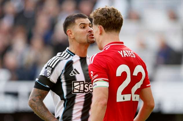 Newcastle United v Nottingham Forest - Premier League Bruno Guimaraes of Newcastle United and Ryan Yates of Nottingham Forest in incident during the Premier League match between Newcastle United and Nottingham Forest at St James Park on October 5, 2025 in Newcastle upon Tyne, England. Newcastle upon Tyne St. James Park England United Kingdom Copyright: xRichardxSellers Sportsphoto APLx 14137350