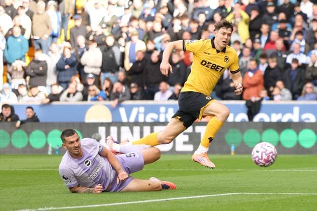 Jörgen Strand Larsen of Wolverhampton Wanderers shoots at goal. Wolverhampton Wanderers v Brighton and Hove Albion, Premier League, Football, Molineux, Wolverhampton, UK - 05 Oct 2025Wolverhampton Molineux United Kingdom EDITORIAL USE ONLY No use with unauthorised audio, video, data, fixture lists, club league logos or live services. Online in-match use limited to 120 images, no video emulation. No use in betting, games or single club league player publications. Copyright: xRyanxBrowne Shutterstockx 15515864z