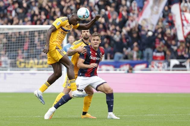 Idrissa Toure of Pisa SC during the match of 6th day of the Serie A Championship between Bologna FC and Pisa SC at the Renato Dall Ara Stadium on 5 October 2025 in Bologna, Italy. during Bologna FC vs Pisa SC, Italian soccer Serie A match in Bologna, Italy, October 05 2025  Copyright: xEmanuelexPennacchio IPAxSportx xipa-agency.netx xx IPA_66184806 IPA_Agency_IPA66184806