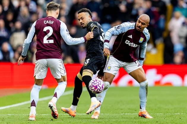Aston Villa v Burnley Premier League 05 10 2025. Aston Villa midfielder Donyell Malen (17) battles for possession with Burnley defender Quilindschy Hartman (3) during the Premier League match between Aston Villa and Burnley at Villa Park, Birmingham, England on 5 October 2025. Birmingham Villa Park West Midlands England Editorial use only DataCo restrictions apply See www.football-dataco.com , Copyright: xManjitxNarotrax PSI-23003-0052