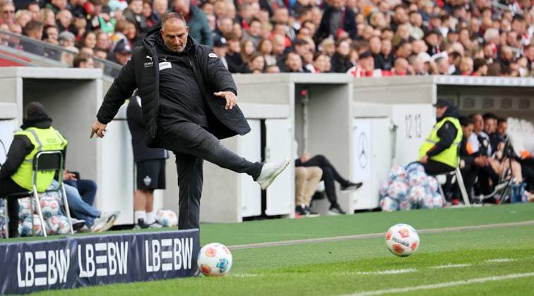 Stuttgart , Bundesliga Football VfB Stuttgart vs 1 FC Heidenheim, Coach Frank Schmidt Heidenheim According to the regulations of the DFL German Football League, it is prohibited to use or have used photographs taken in the stadium and or of the match in the form of sequential images and or video-like photo series