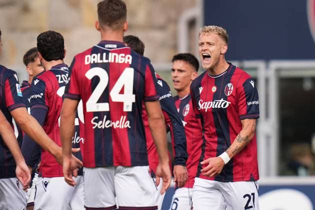 Bologna s Jens Odgaard celebrates after scoring the 4-0 goal for his team during the Serie A soccer match between Bologna and Pisa at the Renato Dall™Ara Stadium in Bologna, north Italy - Sunday, October 5, 2025 -  Copyright: xMassimoxPaolone LaPressex