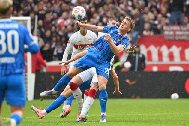 Mikkel KAUFMANN Heidenheim , action,duel against Jeff CHABOT VFB Stuttgart Football 1 Bundesliga Season 2025 2026, 6 Matchday, Matchday06 VfB Stuttgart 1 FC Heidenheim on 05 10 2025 MHP ARENA