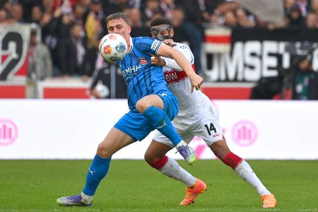 Mikkel KAUFMANN Heidenheim , action,duel against Luca Antony JAQUEZ VFB Stuttgart Football 1 Bundesliga Season 2025 2026, 6 Matchday, Matchday06 VfB Stuttgart 1 FC Heidenheim on 05 10 2025 MHP ARENA