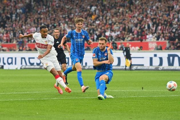 Goal chance Jamie LEWELING VFB Stuttgart , Action,Shot,Penalty area scene Soccer 1 Bundesliga Season 2025 2026, Matchday 6, Matchday06 VfB Stuttgart 1 FC Heidenheim on 05 10 2025 MHP ARENA