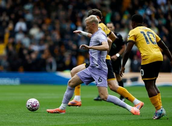 Wolverhampton Wanderers v Brighton and Hove Albion Premier League Jan Paul van Hecke of Brighton and Hove Albion holds off Hugo Bueno of Wolverhampton Wanderers during the Premier League match at Molineux, Wolverhampton UK Newspapers OUT Copyright: xJackxTylerx FIL-22325-0093
