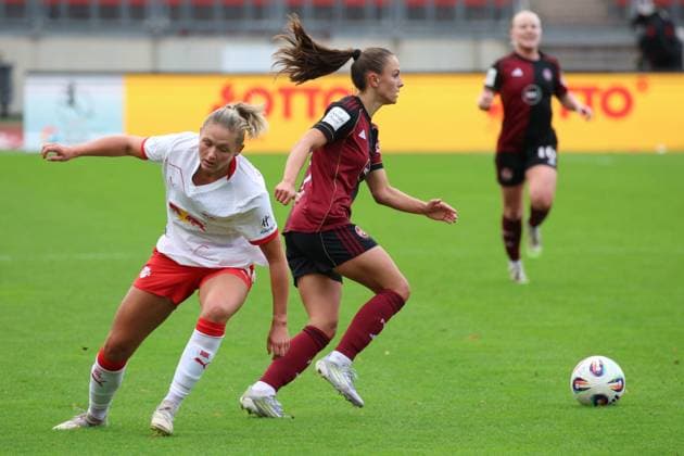 05.10.2025 - Fussball - Saison 2025 2026 - 1. Google Pixel Frauen Bundesliga - 05. Spieltag: 1. FC Nürnberg FCN ( Club Clubfrauen ) - RB Leipzig - Sportfoto Zink DCDE - xdcxdex - Marleen Schimmer (14, RB Leipzig ), Sanja Homann ( 19, 1. FC Nürnberg FCN )
