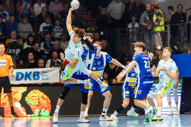 05 10 2025, GER, Handball, Men, Season 25 26, Daikin 1 Bl, 7 Matchday ThSV Eisenach VfL Gummersbach Julian Koester VfL Gummerbach Phillip Meyer ThSV Eisenach,27 99817 Eisenach Werner Assmann Halle Am Sportp Thueringen Germany