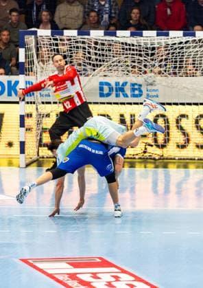 05 10 2025, GER, Handball, Men, Season 25 26, Daikin 1 Bl, 7 Matchday ThSV Eisenach VfL Gummersbach Julian Koester VfL Gummerbach Tillman Leu ThSV Eisenach,99 99817 Eisenach Werner Assmann Halle Am Sportp Thueringen Germany