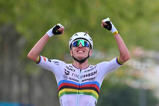 UEC 2025 Road European Championship, EM, Europameisterschaft Drome-Ardeche 05 10 2025 GUILHERAND-GRANGES, FRANCE - OCTOBER 05 : Pogacar Tadej (Slovenia) wins during the Men Elite cycling road race of the 2025 UEC Road European Championship Drome-Ardeche 10th edition an UCI Continental Championships cycling race of 202.5 km with start in Privas and finish in Guilherand-Granges on October 5, 2025 in Guilherand-Granges, France, 05 10 2025 Guilherand-Granges France  Copyright: xVincentxKalutx