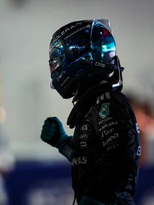 F1 - SINGAPORE GRAND PRIX 2025 RUSSELL George (gbr), Mercedes AMG F1 Team W16, portrait celebration during the 2025 Formula 1 Singapore Grand Prix, 18th round of the 2025 FIA Formula One World Championship, WM, Weltmeisterschaft from October 3 to 5, 2025 on the Marina Bay Street Circuit, in Singapore - SingaporeSingapore  Copyright: xXavixBonillax
