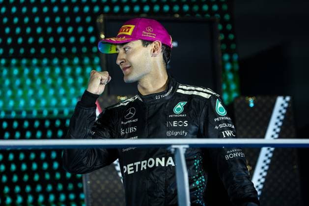 F1 - SINGAPORE GRAND PRIX 2025 RUSSELL George (gbr), Mercedes AMG F1 Team W16, portrait podium during the 2025 Formula 1 Singapore Grand Prix, 18th round of the 2025 FIA Formula One World Championship, WM, Weltmeisterschaft from October 3 to 5, 2025 on the Marina Bay Street Circuit, in Singapore - SingaporeSingapore  Copyright: xEricxAlonsox