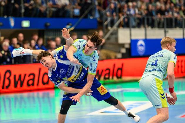 Miro, Schluroff RL, VfL Gummersbach, 15 , Tillman, Leu Kreislaeufer, ThSV Eisenach, 99 , Ellidi Snaer, Vidarsson KM, VfL Gummersbach, 4 GER, Thuringia, ThSV Eisenach v VfL Gummersbach, 1 Daikin Handballbundesliga, Handball, Matchday 7, Season 2025 2026, Sunday, 05 10 2025 GER, Thuringia, ThSV Eisenach v VfL Gummersbach, 1 Daikin Handballbundesliga, Handball, Matchday 7, Season 2025 2026, Sunday, 05 10 2025 Eisenach Copyright: xEibner-Pressefoto MartinxHerbstx EP_MHT