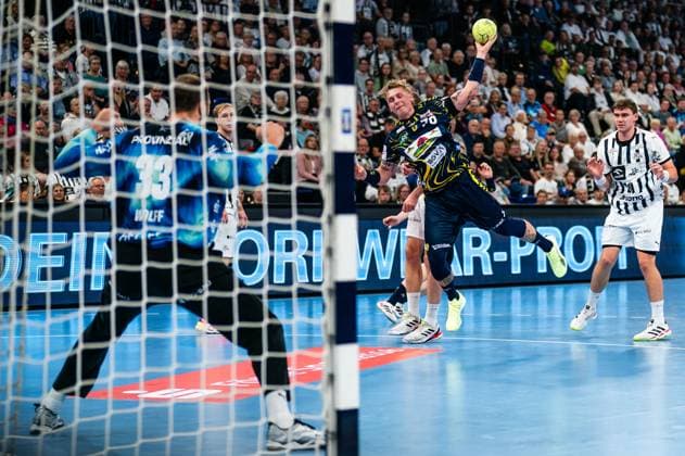 Edwin Aspenbaeck Rhein Neckar Loewen, 78 on throw, GER, THW Kiel vs Rhein Neckar Loewen, Handball, Bundesliga, Matchday 7, Season 2025 2026, 05 10 2025 GER, THW Kiel vs Rhein Neckar Loewen, Handball, Bundesliga, Matchday 7, Season 2025 2026, 05 10 2025 Kiel Copyright: xEibner-Pressefoto MaxxVincenx EP_MVN