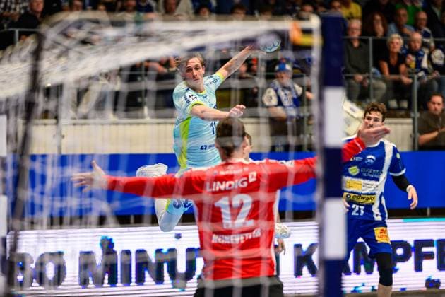Mathis, Haeseler RA, VfL Gummersbach, 11 , Silvio, Heinevetter TW, ThSV Eisenach, 12 GER, Thuringia, ThSV Eisenach v VfL Gummersbach, 1 Daikin Handballbundesliga, Handball, Matchday 7, Season 2025 2026, Sunday, 05 10 2025 GER, Thuringia, ThSV Eisenach vs. VfL Gummersbach, 1 Daikin Handball Bundesliga, Handball, Matchday 7, Season 2025 2026, Sunday, 05 10 2025 Eisenach Copyright: xEibner-Pressefoto MartinxHerbstx EP_MHT
