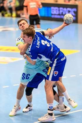 Kay, Smits RR, VfL Gummersbach, 31 , Oskar Joelsson ThSV Eisenach, 3 GER, Thuringia, ThSV Eisenach v VfL Gummersbach, 1 Daikin Handballbundesliga, Handball, Matchday 7, Season 2025 2026, Sunday, 05 10 2025 GER, Thuringia, ThSV Eisenach v VfL Gummersbach, 1 Daikin Handballbundesliga, Handball, Matchday 7, Season 2025 2026, Sunday, 05 10 2025 Eisenach Copyright: xEibner-Pressefoto MartinxHerbstx EP_MHT