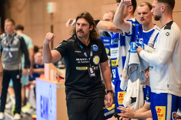 Sebastian, Hinze Coach, ThSV Eisenach GER, Thuringia, ThSV Eisenach vs VfL Gummersbach, 1 Daikin Handballbundesliga, Handball, Matchday 7, Season 2025 2026, Sunday, 05 10 2025 GER, Thuringia, ThSV Eisenach vs VfL Gummersbach, 1 Daikin Handballbundesliga, Handball, Matchday 7, Season 2025 2026, Sunday, 05 10 2025 Eisenach Copyright: xEibner-Pressefoto MartinxHerbstx EP_MHT
