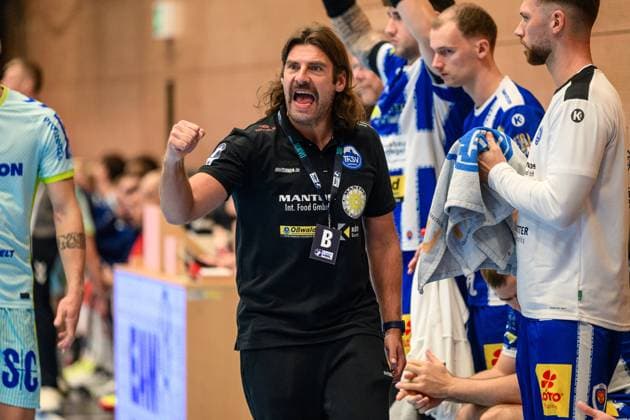 Sebastian, Hinze Coach, ThSV Eisenach GER, Thuringia, ThSV Eisenach vs VfL Gummersbach, 1 Daikin Handballbundesliga, Handball, Matchday 7, Season 2025 2026, Sunday, 05 10 2025 GER, Thuringia, ThSV Eisenach vs VfL Gummersbach, 1 Daikin Handballbundesliga, Handball, Matchday 7, Season 2025 2026, Sunday, 05 10 2025 Eisenach Copyright: xEibner-Pressefoto MartinxHerbstx EP_MHT