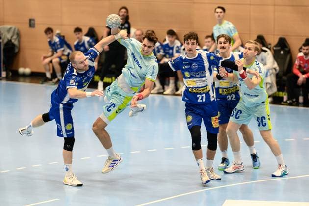 Julian, Koester RL, VfL Gummersbach, 7 , Peter, Walz Kreislaeufer, ThSV Eisenach, 14 , Philipp, Meyer Kreislaeufer, ThSV Eisenach, 27 , Ellidi Snaer, Vidarsson KM, VfL Gummersbach, 4 , Felix, Aellen Rueckraum Mitte, ThSV Eisenach, 22 GER, Thuringia, ThSV Eisenach vs VfL Gummersbach, 1 Daikin Handballbundesliga, Handball, Matchday 7, Season 2025 2026, Sunday, 05 10 2025 GER, Thuringia, ThSV Eisenach vs VfL Gummersbach, 1 Daikin Handballbundesliga, Handball, Matchday 7, Season 2025 2026, Sunday, 05 10 2025 Eisenach Copyright: xEibner-Pressefoto MartinxHerbstx EP_MHT