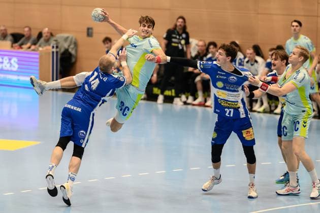 Julian, Koester RL, VfL Gummersbach, 7 , Peter, Walz Kreislaeufer, ThSV Eisenach, 14 , Philipp, Meyer Kreislaeufer, ThSV Eisenach, 27 , Ellidi Snaer, Vidarsson KM, VfL Gummersbach, 4 , Felix, Aellen Rueckraum Mitte, ThSV Eisenach, 22 GER, Thuringia, ThSV Eisenach vs VfL Gummersbach, 1 Daikin Handballbundesliga, Handball, Matchday 7, Season 2025 2026, Sunday, 05 10 2025 GER, Thuringia, ThSV Eisenach vs VfL Gummersbach, 1 Daikin Handballbundesliga, Handball, Matchday 7, Season 2025 2026, Sunday, 05 10 2025 Eisenach Copyright: xEibner-Pressefoto MartinxHerbstx EP_MHT