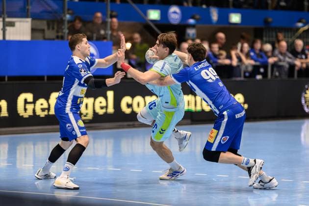 Vukasin, Antonijevic center back, ThSV Eisenach, 41 , Julian, Koester RL, VfL Gummersbach, 7 , Tillman, Leu Kreislaeufer, ThSV Eisenach, 99 GER, Thuringia, ThSV Eisenach vs VfL Gummersbach, 1 Daikin Handballbundesliga, Handball, Matchday 7, Season 2025 2026, Sunday, 05 10 2025 GER, Thuringia, ThSV Eisenach vs VfL Gummersbach, 1 Daikin Handballbundesliga, Handball, Matchday 7, Season 2025 2026, Sunday, 05 10 2025 Eisenach Copyright: xEibner-Pressefoto MartinxHerbstx EP_MHT