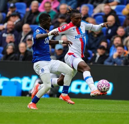 5th October 2025; Hill Dickinson Stadium, Liverpool, England; Premier League Football, Everton versus Crystal Palace; Youssef Chermiti of Everton FC challenges Chrisantus Uche of Crystal Palace  RogerxEvans