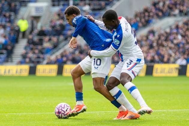 Everton v Crystal Palace - Premier League Iliman Ndiaye of Everton F.C. is in a tussle with Tyrick Mitchell of Crystal Palace F.C. during the Premier League match between Everton and Crystal Palace at Hill Dickinson Stadium in Liverpool, England, on October 5, 2025. Liverpool Merseyside United Kingdom  Copyright: xMIxNewsx originalFilename:fletcher-evertonv251005_npzjl.jpg