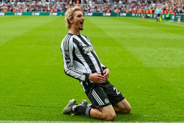 Newcastle United FC v Nottingham Forest FC, Premier League Nick Woltemade Of Newcastle United scores a GOAL 2-0 and celebrates during the Newcastle United FC v Nottingham Forest FC English Premier League match at St.James Park, Newcastle, England, United Kingdom on 5 October 2025 Credit: Lee Keuneke Every Second Media Editorial use only. All images are copyright Every Second Media Limited. No images may be reproduced without prior permission. All rights reserved. Premier League and Football League images are subject to licensing agreements with Football DataCo Limited. see https: www.football-dataco.com Copyright: xIMAGO EveryxSecondxMediax ESM-1616-0094 LeexKeunekex xEveryxSecondxMediax