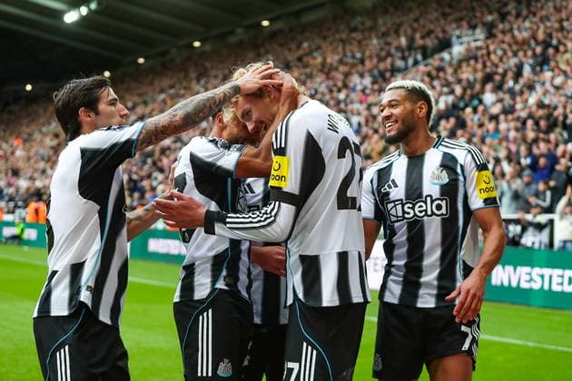 Newcastle United FC v Nottingham Forest FC, Premier League Nick Woltemade Of Newcastle United scores a GOAL 2-0 and celebrates during the Newcastle United FC v Nottingham Forest FC English Premier League match at St.James Park, Newcastle, England, United Kingdom on 5 October 2025 Credit: Lee Keuneke Every Second Media Editorial use only. All images are copyright Every Second Media Limited. No images may be reproduced without prior permission. All rights reserved. Premier League and Football League images are subject to licensing agreements with Football DataCo Limited. see https: www.football-dataco.com Copyright: xIMAGO EveryxSecondxMediax ESM-1616-0096 LeexKeunekex xEveryxSecondxMediax