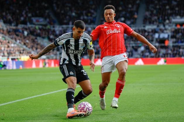 5th October 2025; St James Park, Newcastle, England; Premier League Football, Newcastle United versus Nottingham Forest; Dan Ndoye of Nottingham Forest closes down Bruno Guimaraes of Newcastle United  CraigxCowan
