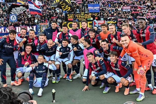 Bologna Fc players celebrating the voctory during Bologna FC vs Pisa SC, Italian soccer Serie A match in Bologna, Italy, October 05 2025  Copyright: xGianlucaxRicci IPAxSportx xipa-agency.netx xx IPA_66189161 IPA_Agency_IPA66189161
