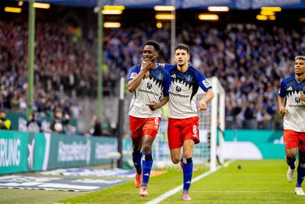 Hamburg, October 5, 2025 Soccer, 1 Bundesliga 2025 26, Hamburger SV 1 FSV Mainz 05 Albert Sambi Lokonga Hamburger SV, 6 and Daniel Elfadli Hamburger SV, 8 celebrate goal for 1 0 DFL REGULATIONS PROHIBIT ANY USE OF PHOTOGRAPHS AS IMAGE SEQUENCES AND OR QUASI VIDEO