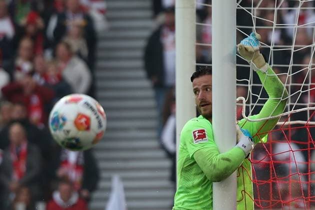 05 10 2025, xrekx, Soccer 1 Bundesliga, VfB Stuttgart 1 FC Heidenheim v l Diant Ramaj 1 FC Heidenheim 1846 DFL DFB REGULATIONS PROHIBIT ANY USE OF PHOTOGRAPHS as IMAGE SEQUENCES and or QUASI VIDEO Stuttgart