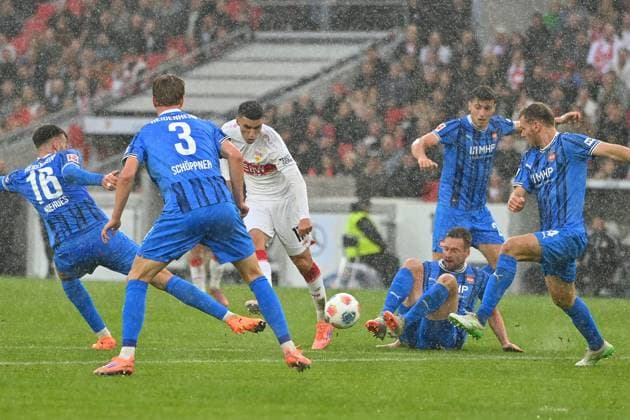 Goal Bilal EL KHANNOUSS VFB Stuttgart to 1 0, action,shot against Patrick MAINKA Heidenheim and Luca KERBER Heidenheim behind and Tim SIERSLEBEN Heidenheim,re Soccer 1 Bundesliga Season 2025 2026, 6 Matchday, Matchday06 VfB Stuttgart 1 FC Heidenheim 1 0 on 05 10 2025 MHP ARENA