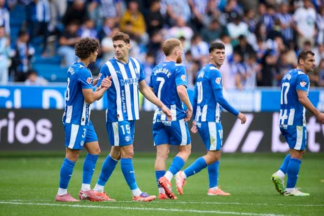 October 5, 2025, Vitoria, Alava, SPAIN: Lucas Boye of Deportivo Alaves celebrates after scoring goal during the LaLiga EA Sports match between Deportivo Alaves and Elche CF at Mendizorrotza on October 5, 2025, in Vitoria, Spain. Vitoria SPAIN - ZUMAa181 20251005_zaa_a181_084 Copyright: xRicardoxLarreinax