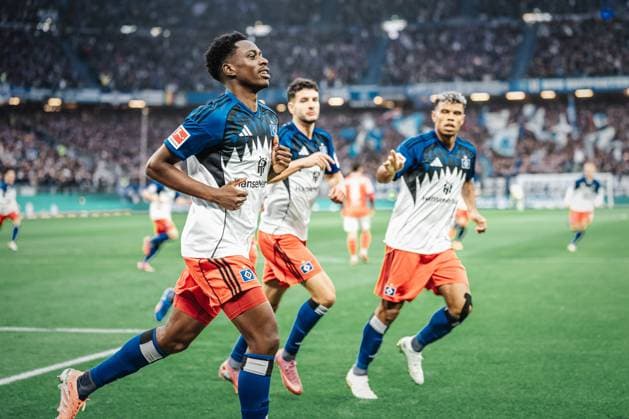 Soccer Men Season 2025 2026 1 Soccer Bundesliga 6 Matchday Hamburger SV vs 1 FSV Mainz 05 05 10 2025 Goal celebration Albert Sambi Sambi Lokonga 6, HSV in front Hamburg Volksparkstadion Hamburg Germany