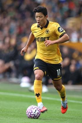 Wolverhampton Wanderers gegen Brighton Hove Albion 05. Oktober 2025 Wolverhampton Premier League Fußball Wolverhampton Wanderers gegen Brighton Hove Albion Hwang Hee Chan von Wolverhampton Wanderers Foto  Copyright: xMarkxLeechxOffside