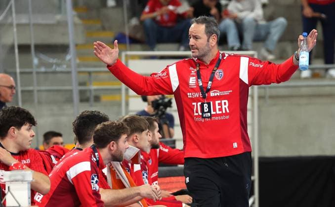05 10 2025, Germany, Bietigheim, Handball 2 Bundesliga, SG BBM Bietigheim vs Eulen Ludwigshafen, BBM coach Iker Romero