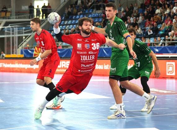 05 10 2025, Germany, Bietigheim, Handball 2 Bundesliga, SG BBM Bietigheim vs Eulen Ludwigshafen, f l Jonathan Fischer BBM , Mihailo Ilic Eulen