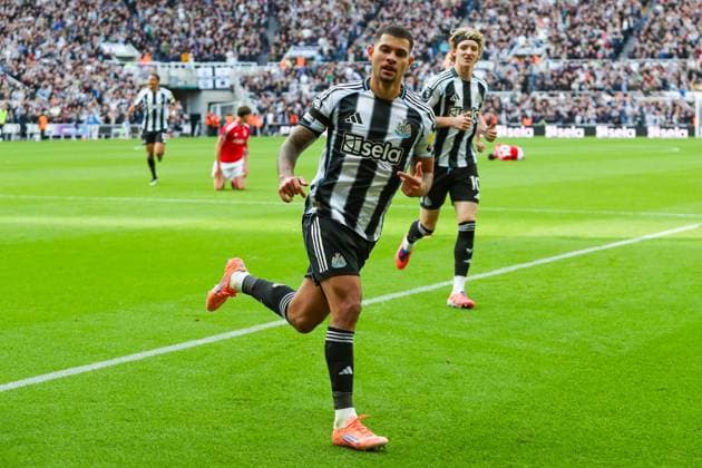 Newcastle United FC v Nottingham Forest FC, Premier League Bruno Guimaraes Of Newcastle United scores a GOAL 1-0 and celebrates during the Newcastle United FC v Nottingham Forest FC English Premier League match at St.James Park, Newcastle, England, United Kingdom on 5 October 2025 Credit: Lee Keuneke Every Second Media Editorial use only. All images are copyright Every Second Media Limited. No images may be reproduced without prior permission. All rights reserved. Premier League and Football League images are subject to licensing agreements with Football DataCo Limited. see https: www.football-dataco.com Copyright: xIMAGO EveryxSecondxMediax ESM-1616-0124 LeexKeunekex xEveryxSecondxMediax