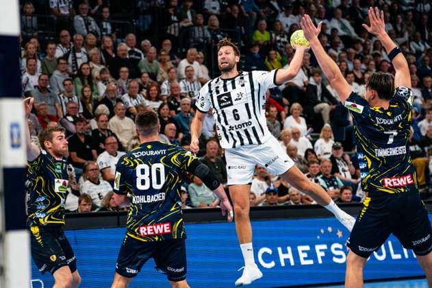 Harald Reinkind THW Kiel, 06 on throw, Jannik Kohlbacher Rhein Neckar Loewen, 80 , Robert Timmermeister Rhein Neckar Loewen, 07 , GER, THW Kiel vs Rhein Neckar Loewen, Handball, Bundesliga, Matchday 7, Season 2025 2026, 05 10 2025 GER, THW Kiel vs Rhein Neckar Loewen, Handball, Bundesliga, Matchday 7, Season 2025 2026, 05 10 2025 Kiel Copyright: xEibner-Pressefoto MaxxVincenx EP_MVN