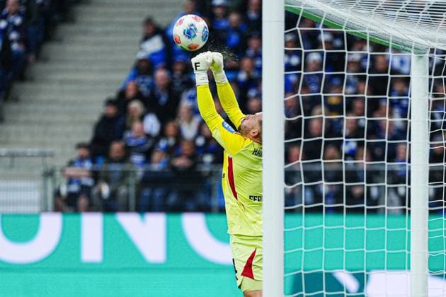 Daniel Heuer Fernandes Hamburger SV, 01 haelt Torschuss Torchance GER, Hamburger SV vs FSV Mainz 05, Football, 1 Bundesliga, Matchday 6, Season 2025 2026, 05 10 2025 GER, Hamburger SV vs FSV Mainz 05, Football, 1 Bundesliga, Matchday 6, Season 2025 2026, 05 10 2025 Hamburg Copyright: xEibner-Pressefoto MarcelxvonxFehrnx EP_MFN