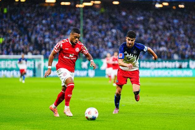Arnaud Nordin FSV Mainz 05, 09 , Daniel Elfadli Hamburger SV, 08 GER, Hamburger SV vs FSV Mainz 05, Football, 1 Bundesliga, Matchday 6, Season 2025 2026, 05 10 2025 GER, Hamburger SV vs FSV Mainz 05, Football, 1 Bundesliga, Matchday 6, Season 2025 2026, 05 10 2025 Hamburg Copyright: xEibner-Pressefoto MarcelxvonxFehrnx EP_MFN