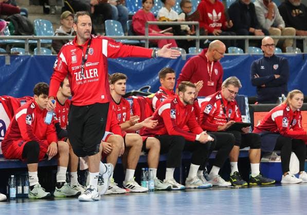 05 10 2025, Germany, Bietigheim, Handball 2 Bundesliga, SG BBM Bietigheim vs Eulen Ludwigshafen, BBM coach Iker Romero