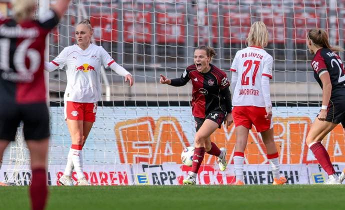 DEU, Nürnberg, FC Nürnberg vs RB Leipzig, Google Pixel Bundesliga, DFB, Saison 2526, Max Morlock Stadion, 5 Spieltag im Bild Nastassja Lein FC Nürnberg 24 scores the goal to 1 1, Jubel mit dem Team DFB DFL REGULATIONS PROHIBIT ANY USE OF PHOTOGRAPHS AS IMAGE SEQUENCES AND OR QUASI VIDEO, 05 10 2025, Copyright: HMBxMedia HendrikxHamelau